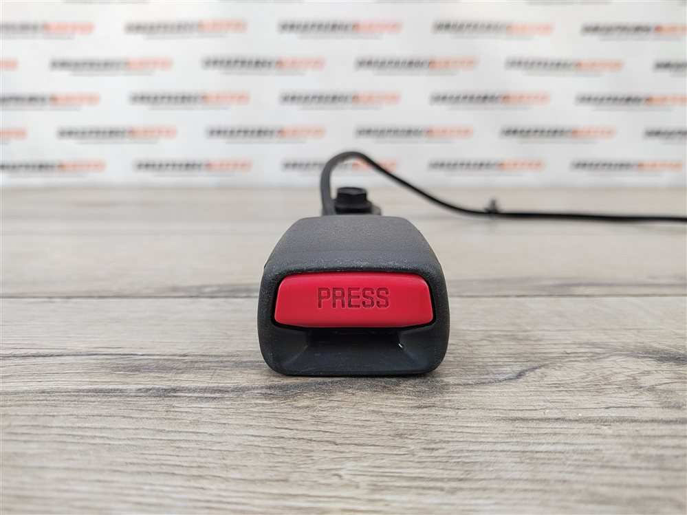 Замок ремня безопасности, 500 рублей, Москва