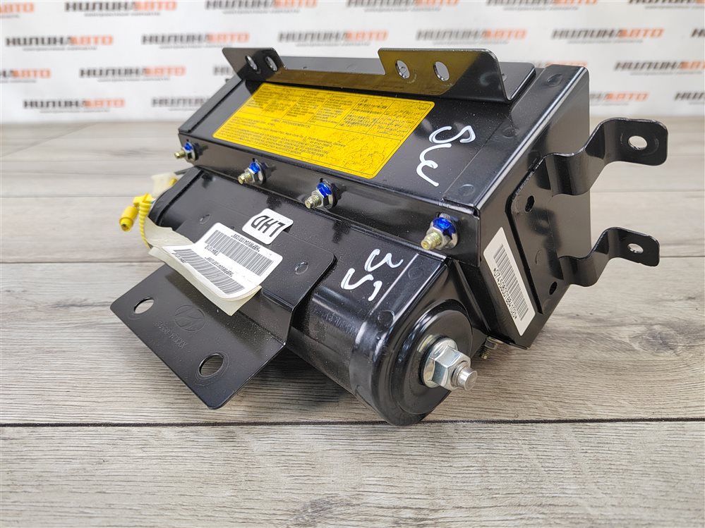 Подушка безопасности в торпедо, 2000 рублей, Москва