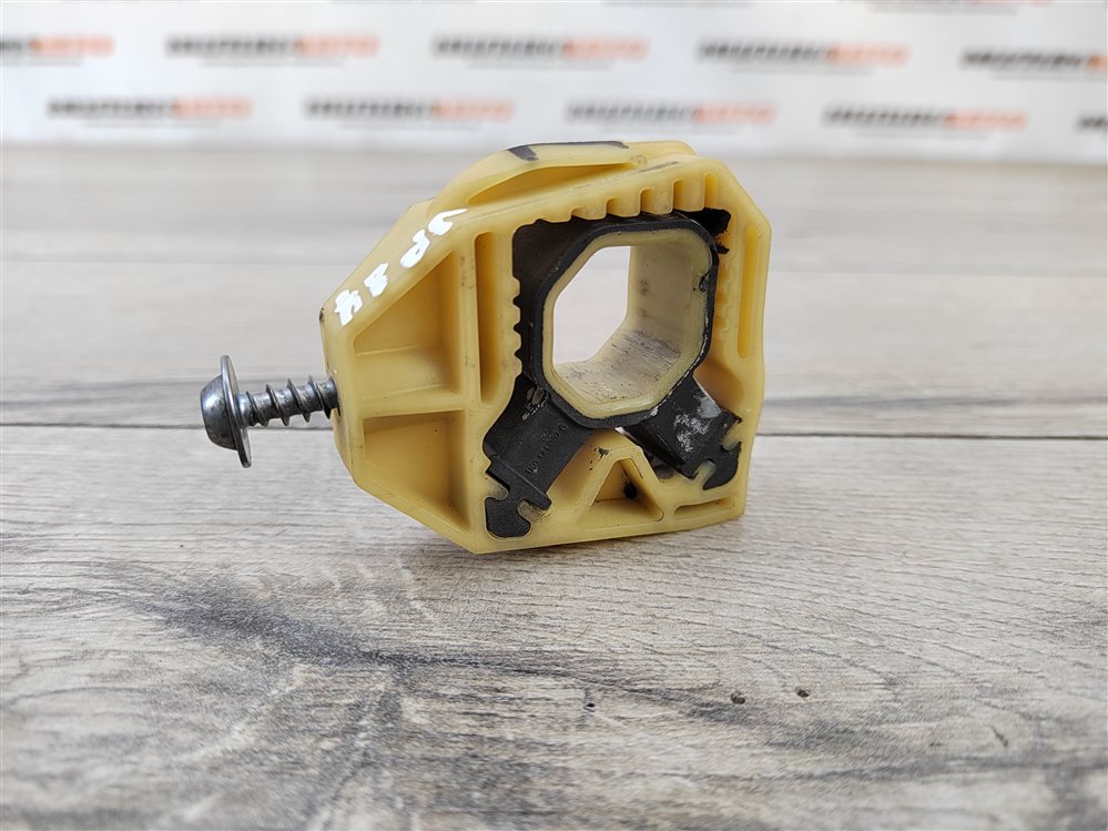 Крепление радиатора, 300 рублей, Москва