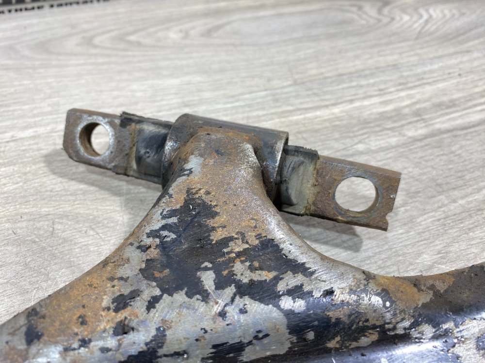 Рычаг передний нижний, 2500 рублей, Севастополь