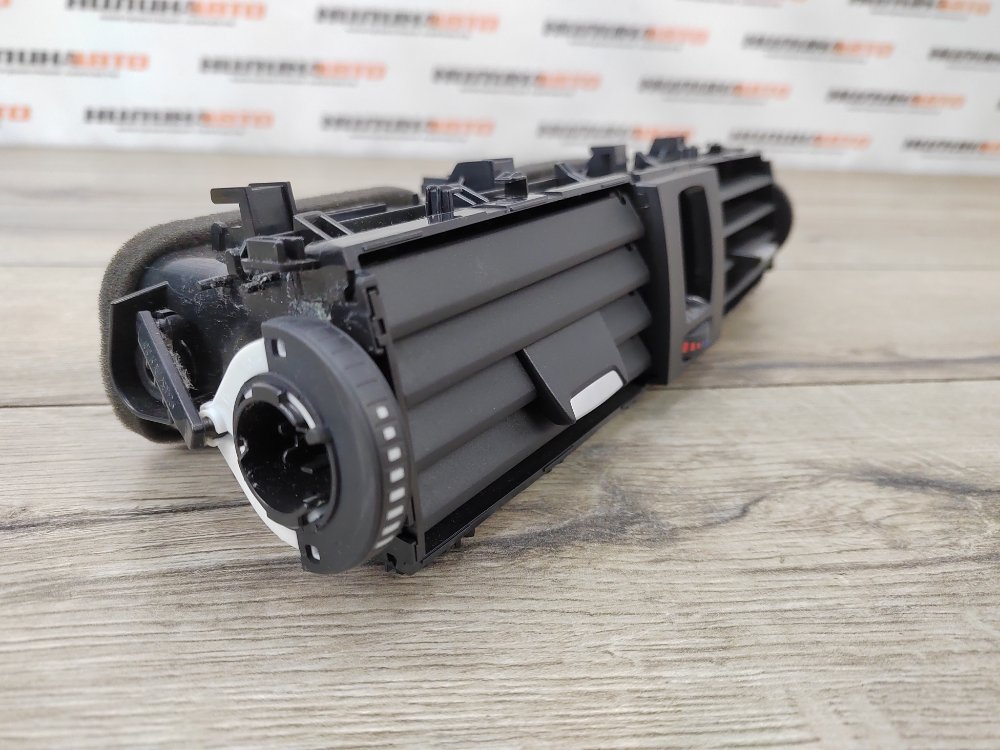 Дефлектор в торпедо центральный, 2000 рублей, Москва