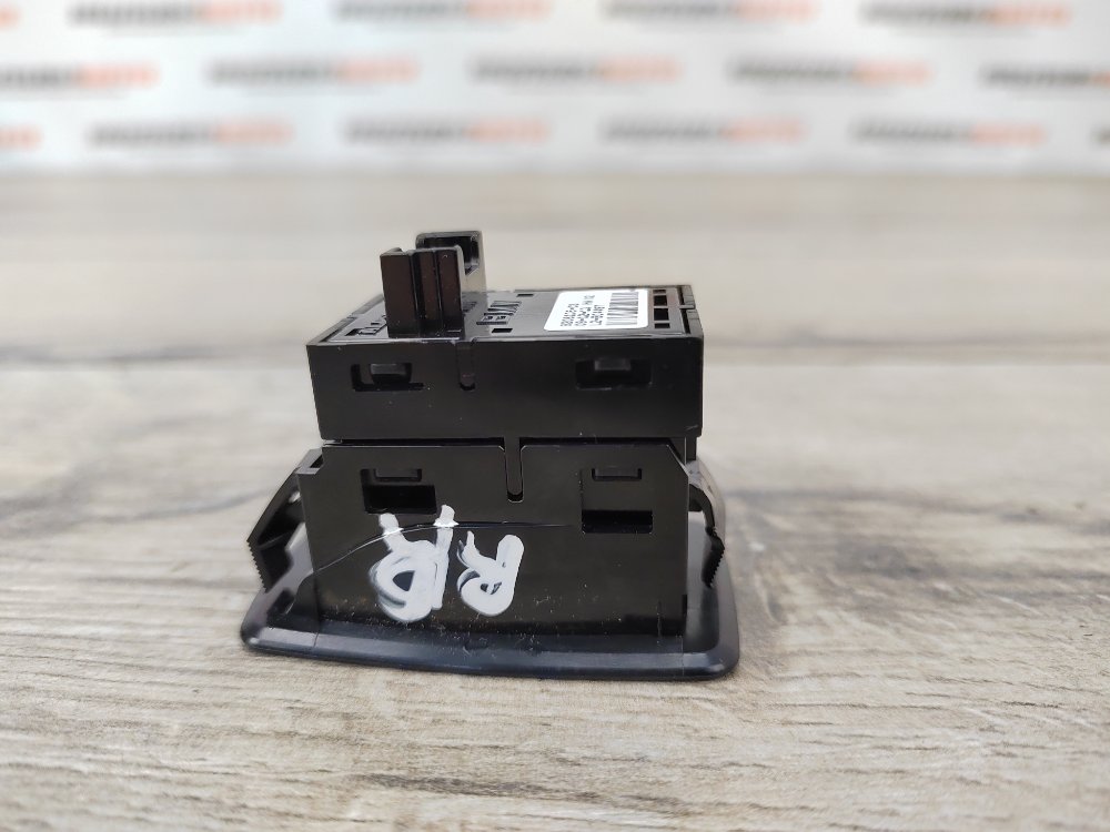 Кнопка стеклоподъемника, 200 рублей, Москва