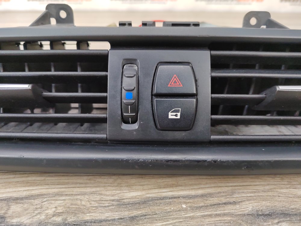 Дефлектор в торпедо центральный, 3500 рублей, Москва