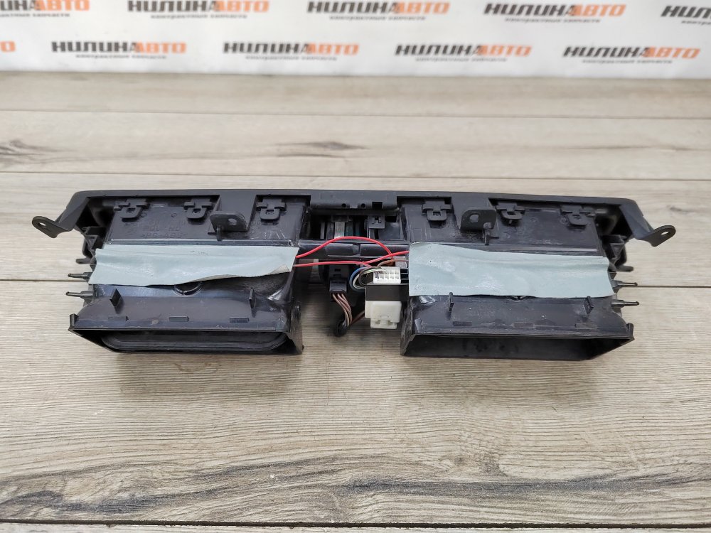 Дефлектор в торпедо центральный, 3500 рублей, Москва