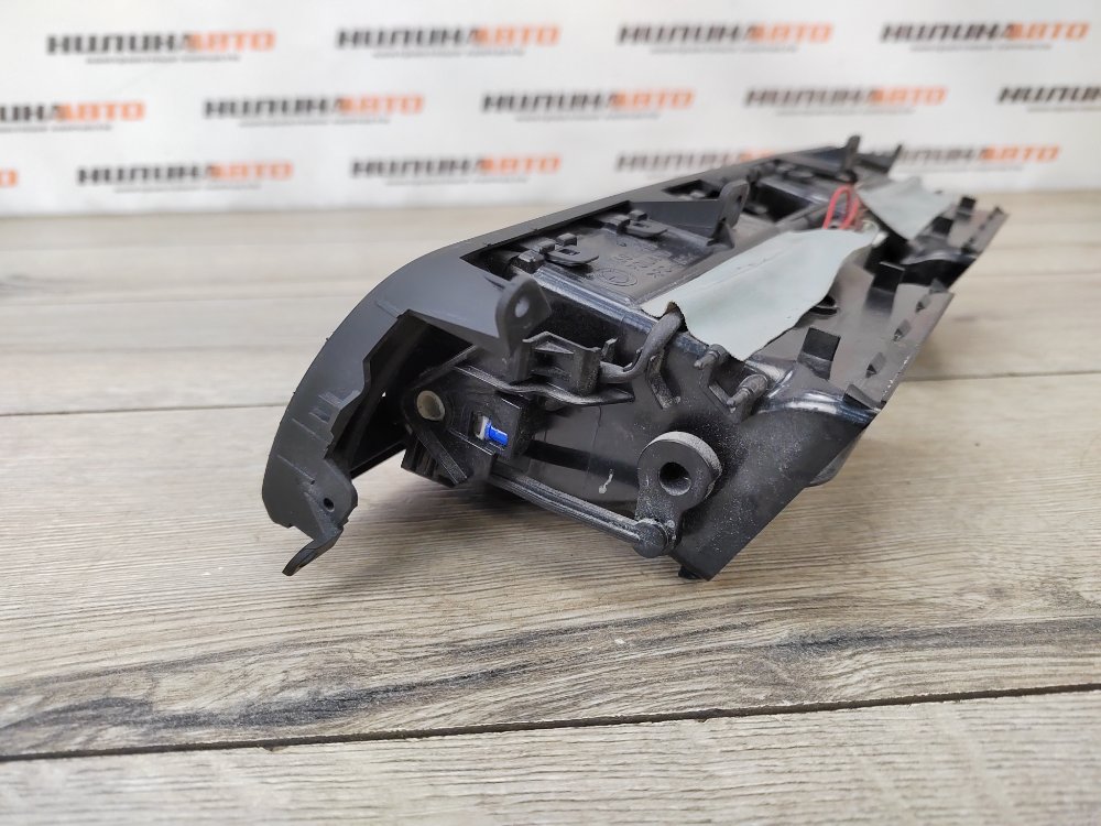 Дефлектор в торпедо центральный, 3500 рублей, Москва