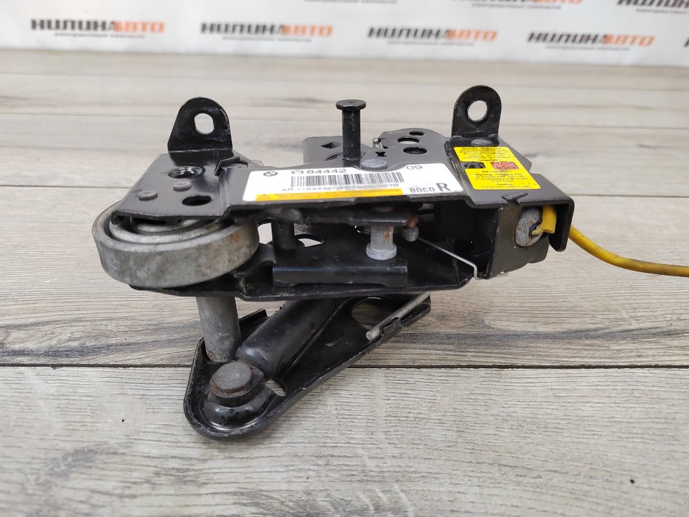 Замок капота, 2800 рублей, Москва