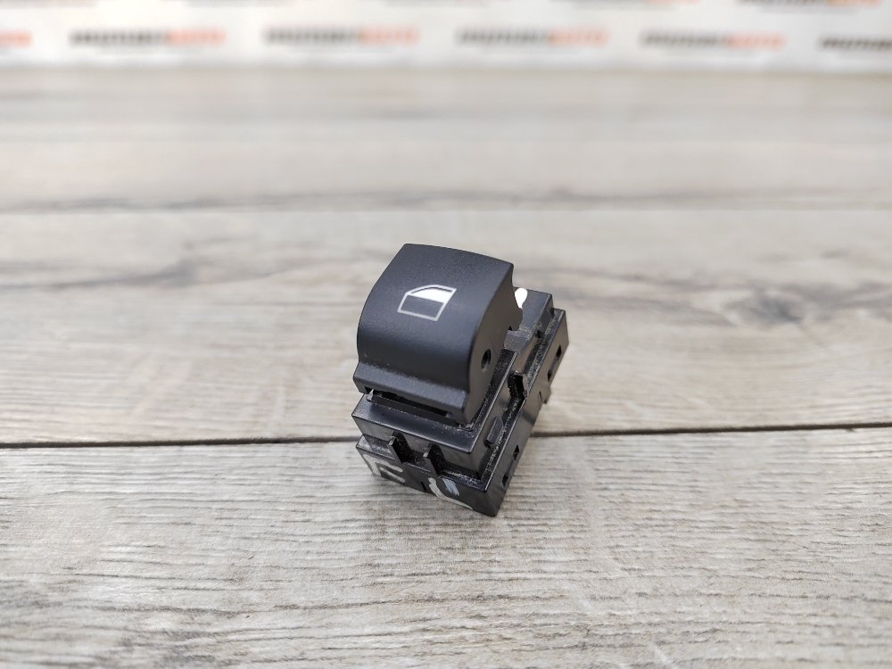 Кнопка стеклоподъемника, 500 рублей, Москва