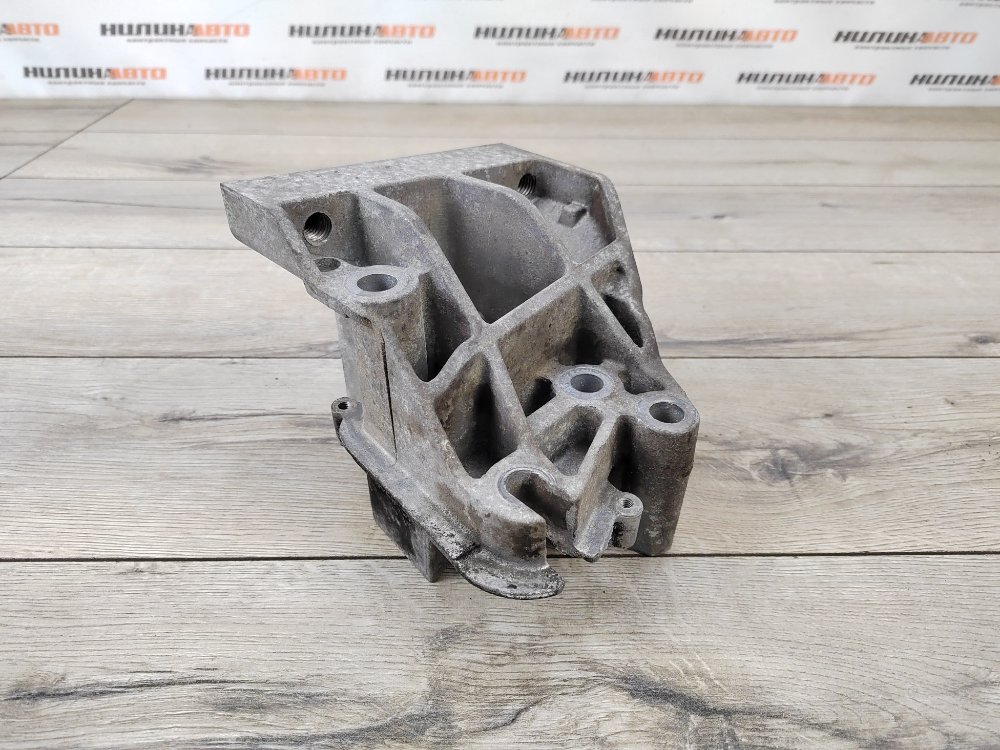 Кронштейн двигателя, 900 рублей, Москва