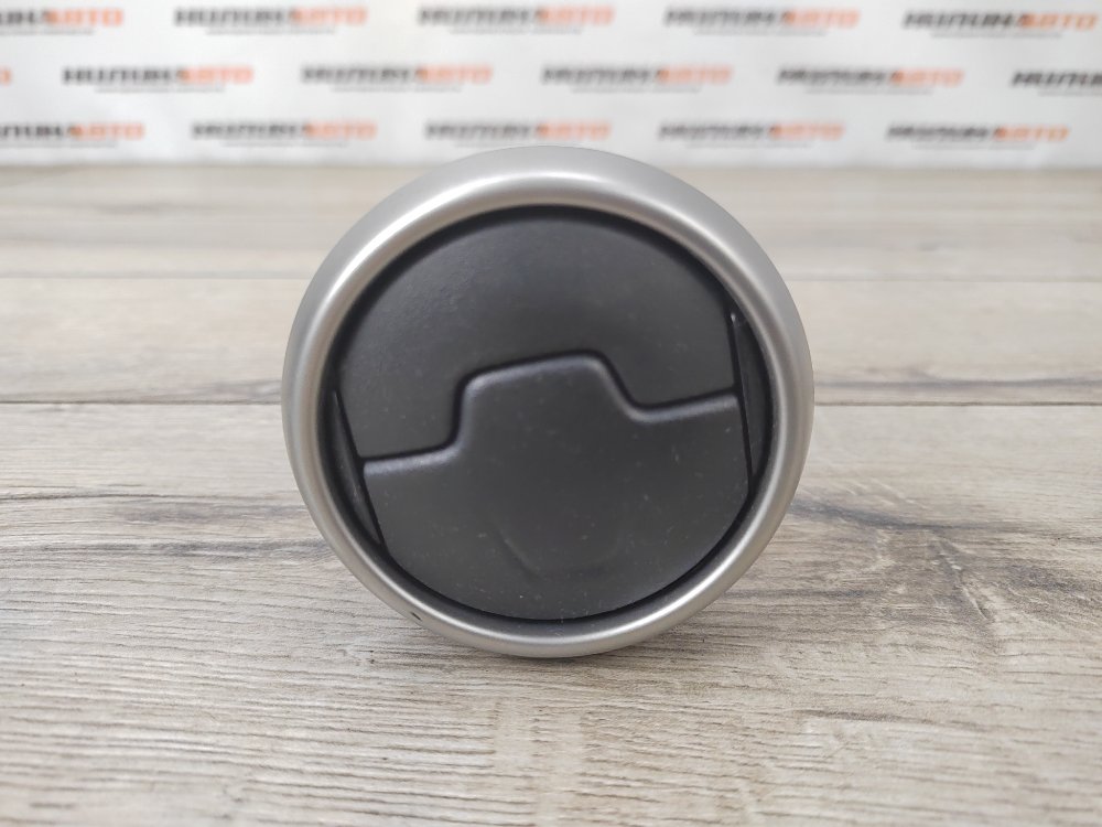 Дефлектор в торпедо центральный, 300 рублей, Москва