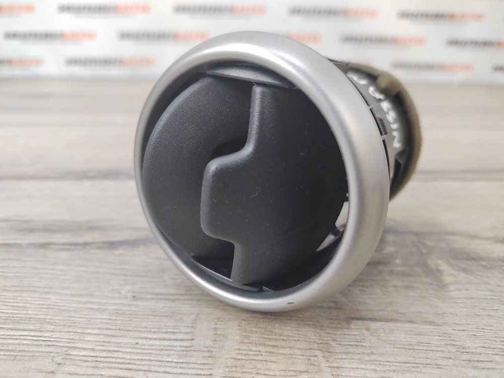 Дефлектор в торпедо центральный, 300 рублей, Москва