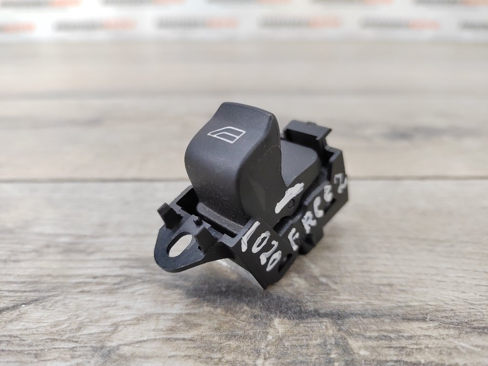 Кнопка стеклоподъемника, 500 рублей, Москва