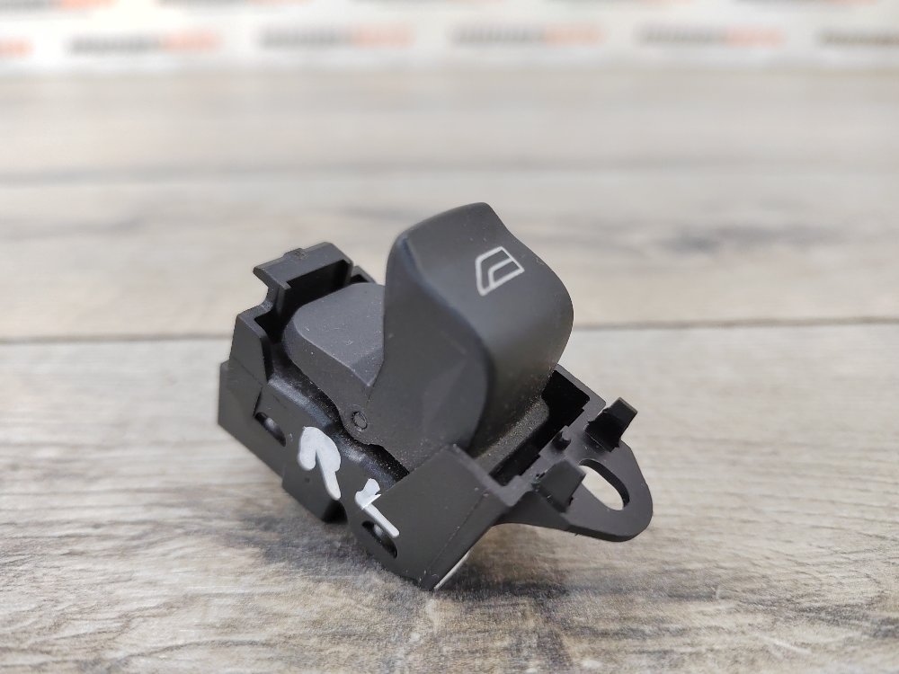 Кнопка стеклоподъемника, 500 рублей, Москва