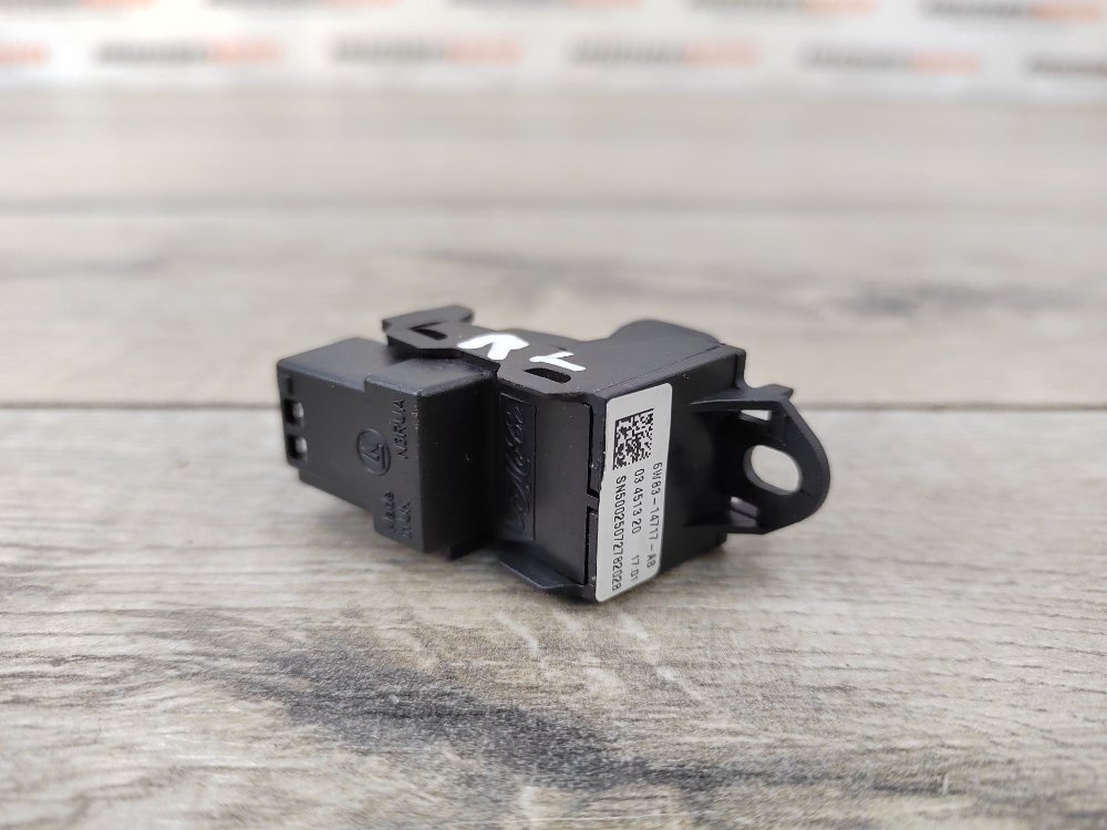 Кнопка стеклоподъемника, 500 рублей, Москва