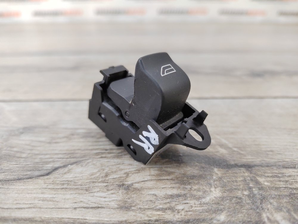 Кнопка стеклоподъемника, 500 рублей, Москва