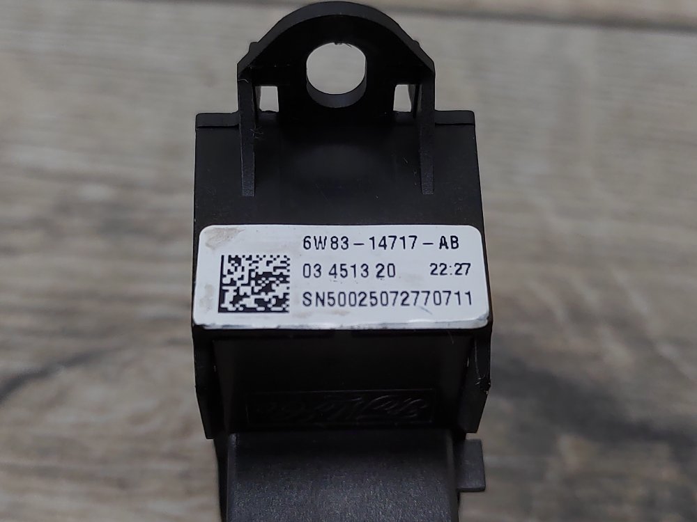 Кнопка стеклоподъемника, 500 рублей, Москва