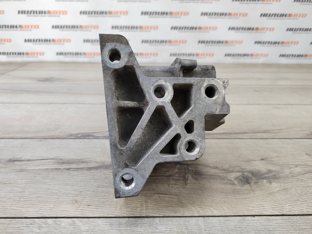 Кронштейн двигателя, 900 рублей, Москва