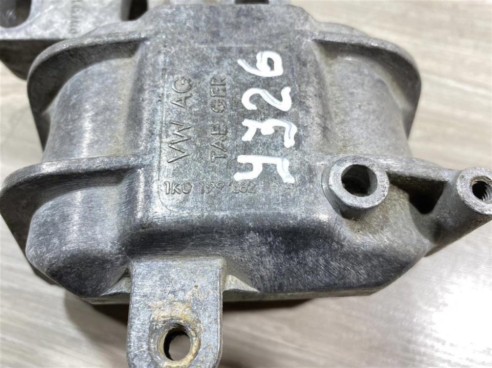 Подушка двигателя, 2000 рублей, Севастополь