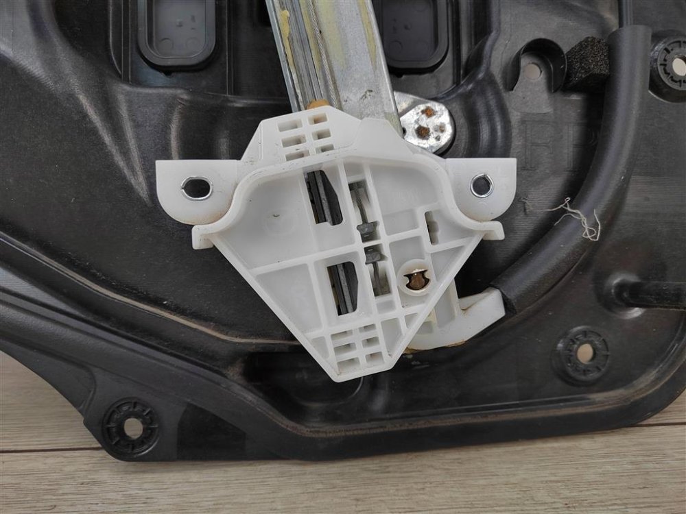 Стеклоподъемник, 1800 рублей, Москва