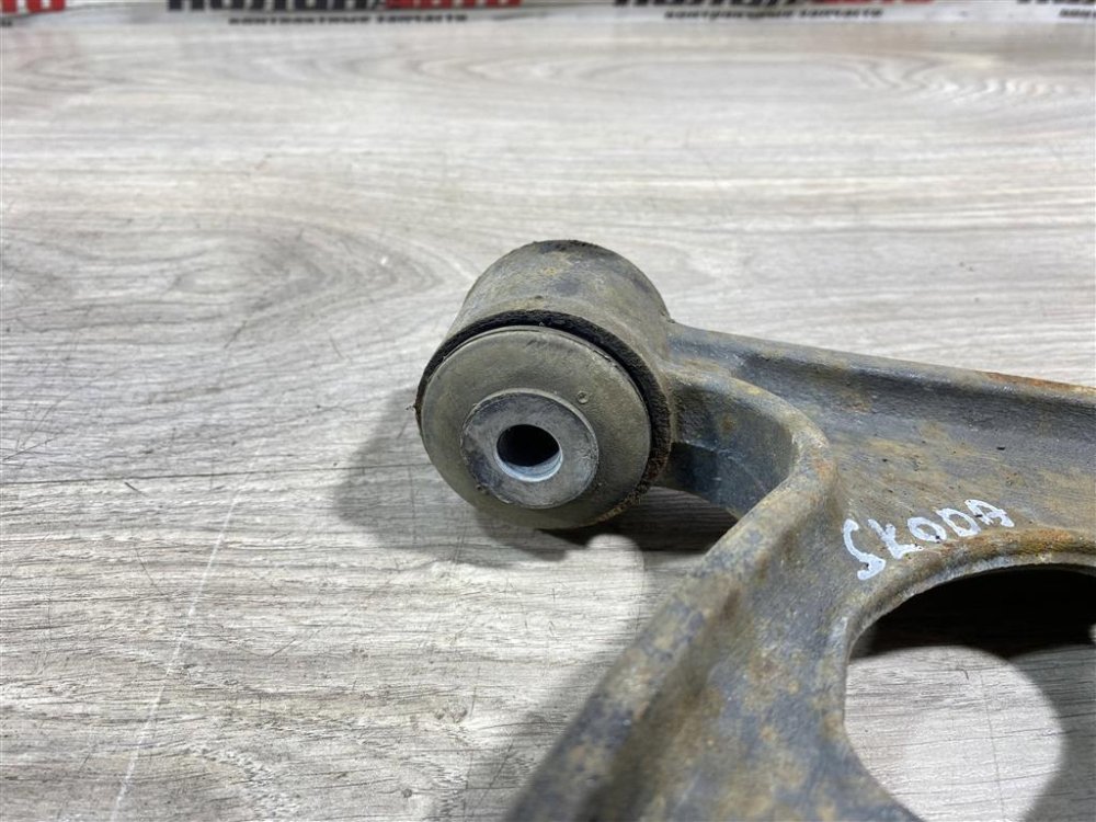 Рычаг передний нижний, 2000 рублей, Севастополь