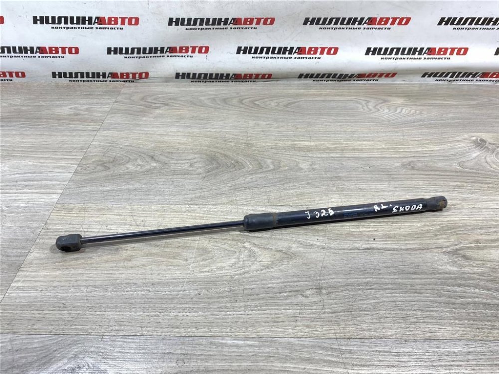 Амортизатор крышки багажника, 500 рублей, Севастополь