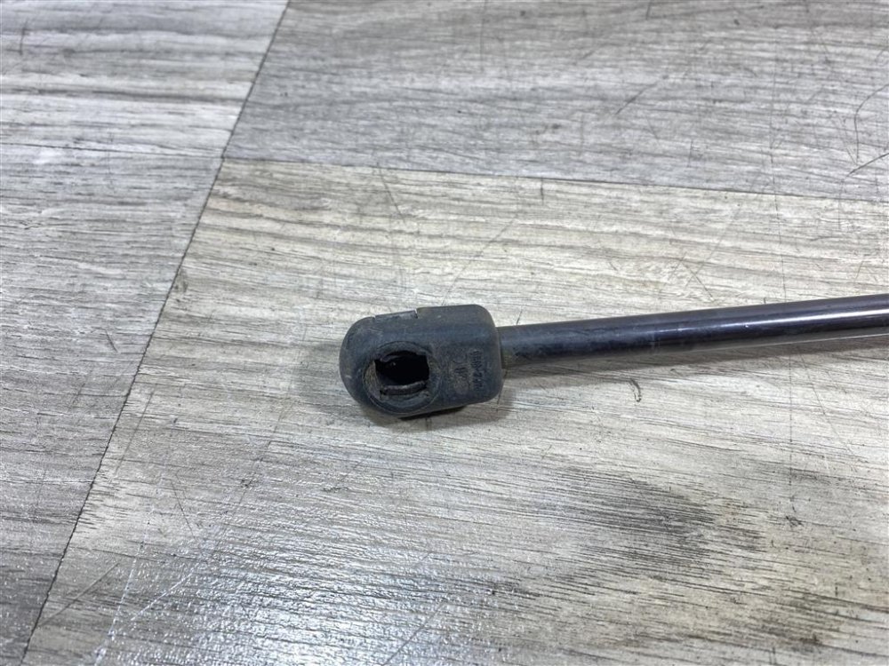 Амортизатор крышки багажника, 500 рублей, Севастополь