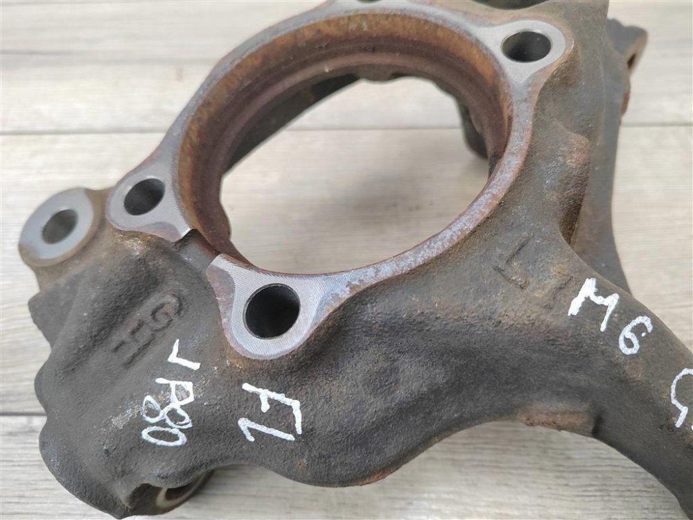 Кулак поворотный, 2000 рублей, Москва