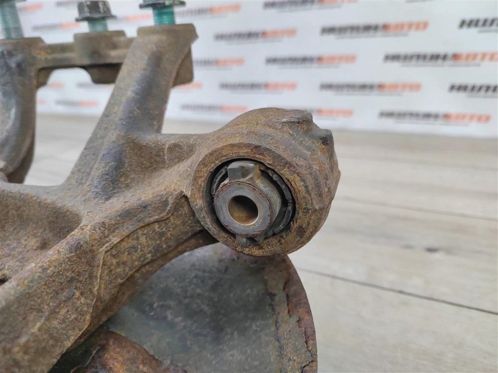 Кулак задний, 2000 рублей, Москва