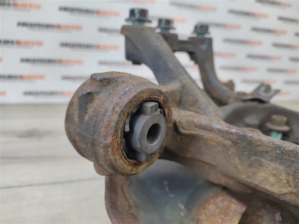 Кулак задний, 2000 рублей, Москва