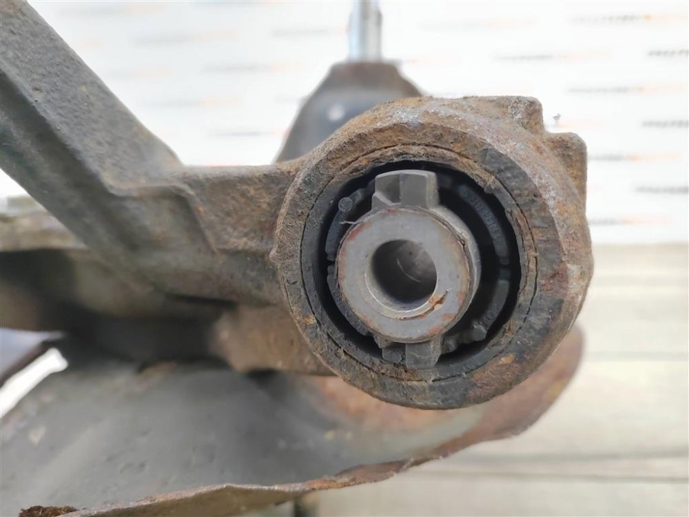 Кулак задний, 2000 рублей, Москва