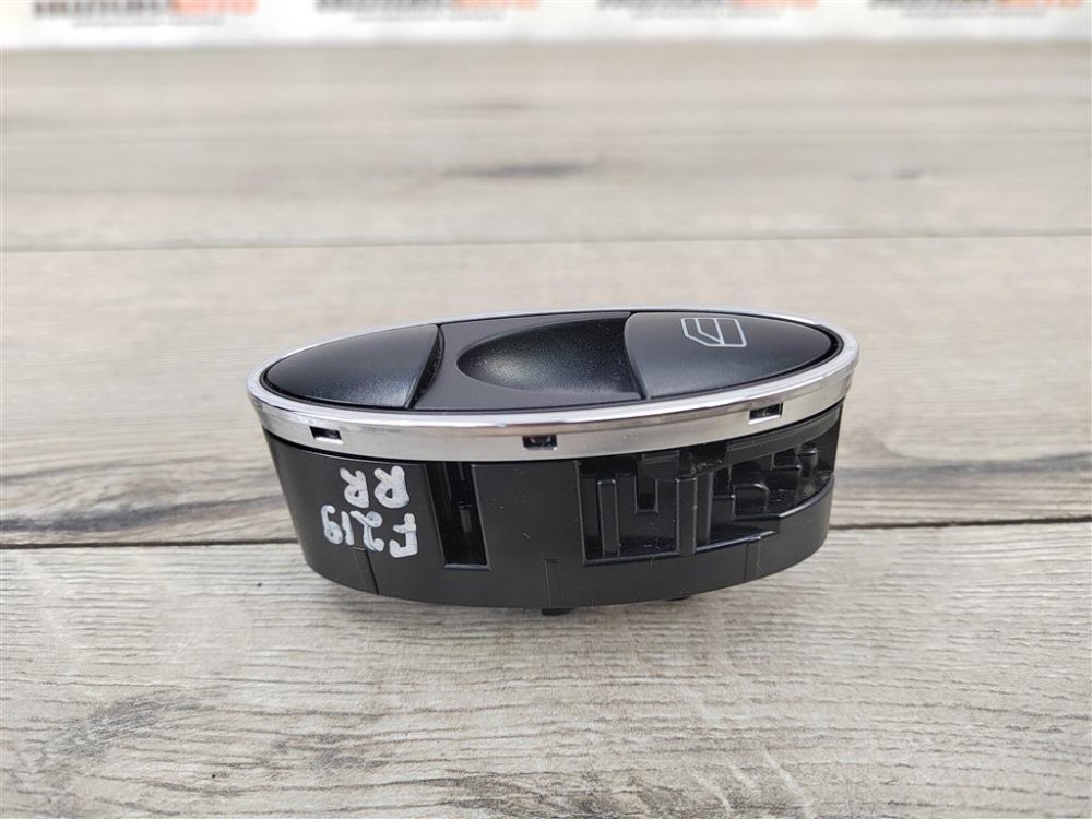 Кнопка стеклоподъемника, 500 рублей, Москва