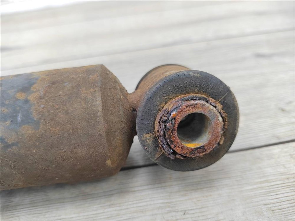 Амортизатор, 1000 рублей, Москва