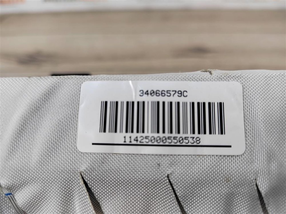 Подушка безопасности в торпедо, 3000 рублей, Москва