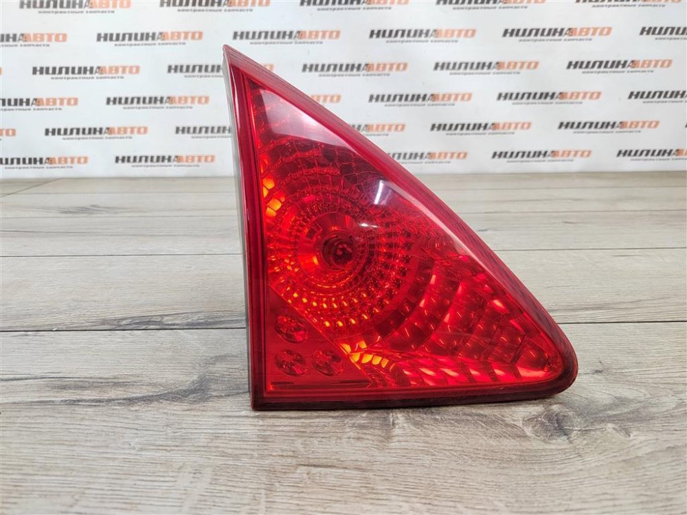 Фонарь в крышку багажника, 1000 рублей, Москва