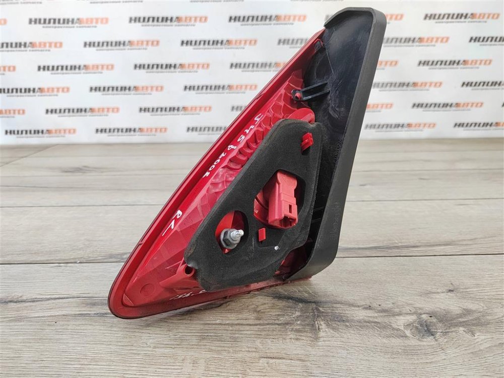 Фонарь в крышку багажника, 1000 рублей, Москва