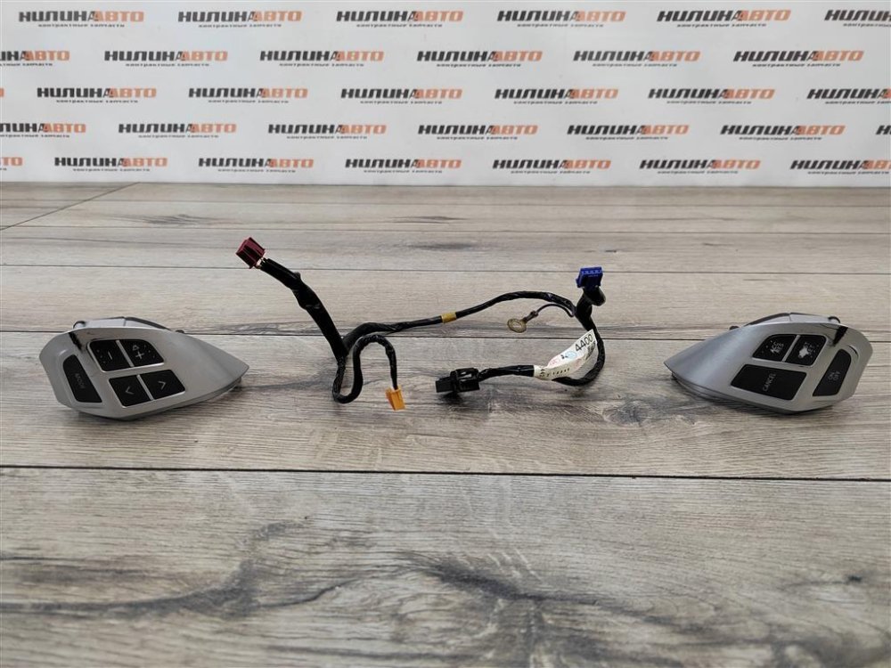 Кнопки на руль, 2000 рублей, Москва