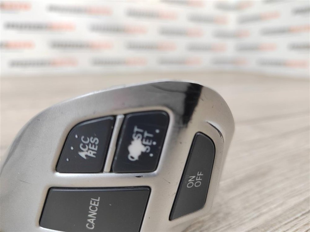 Кнопки на руль, 2000 рублей, Москва