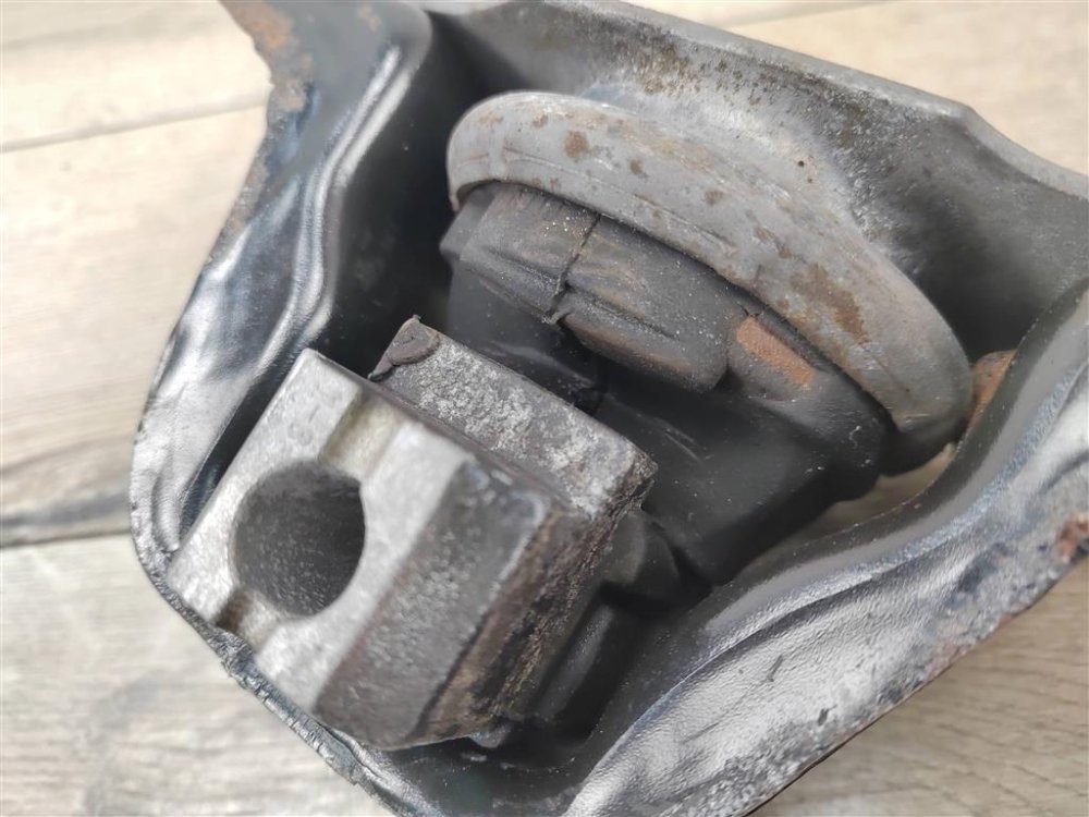 Подушка двигателя, 1000 рублей, Москва