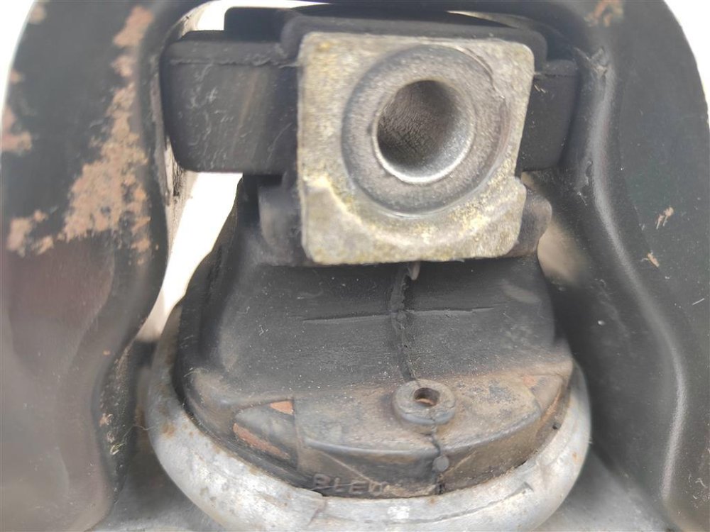 Подушка двигателя, 1000 рублей, Москва