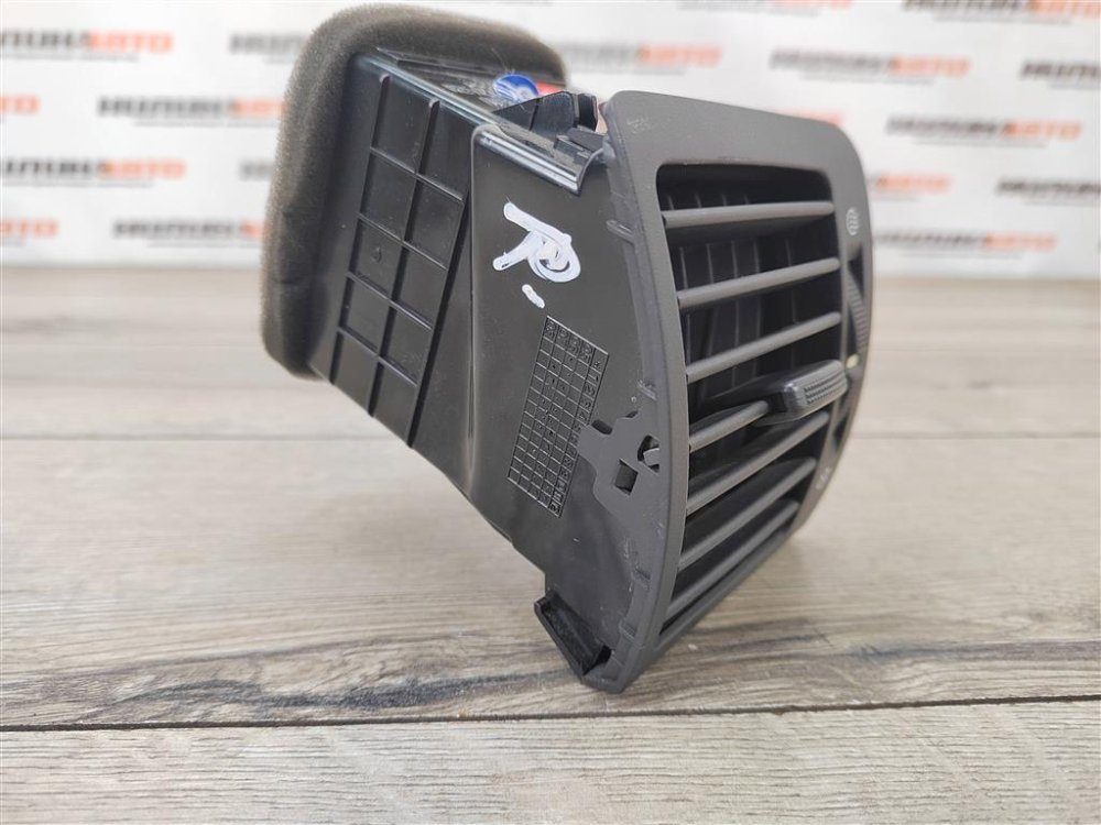 Дефлектор в торпедо, 500 рублей, Москва