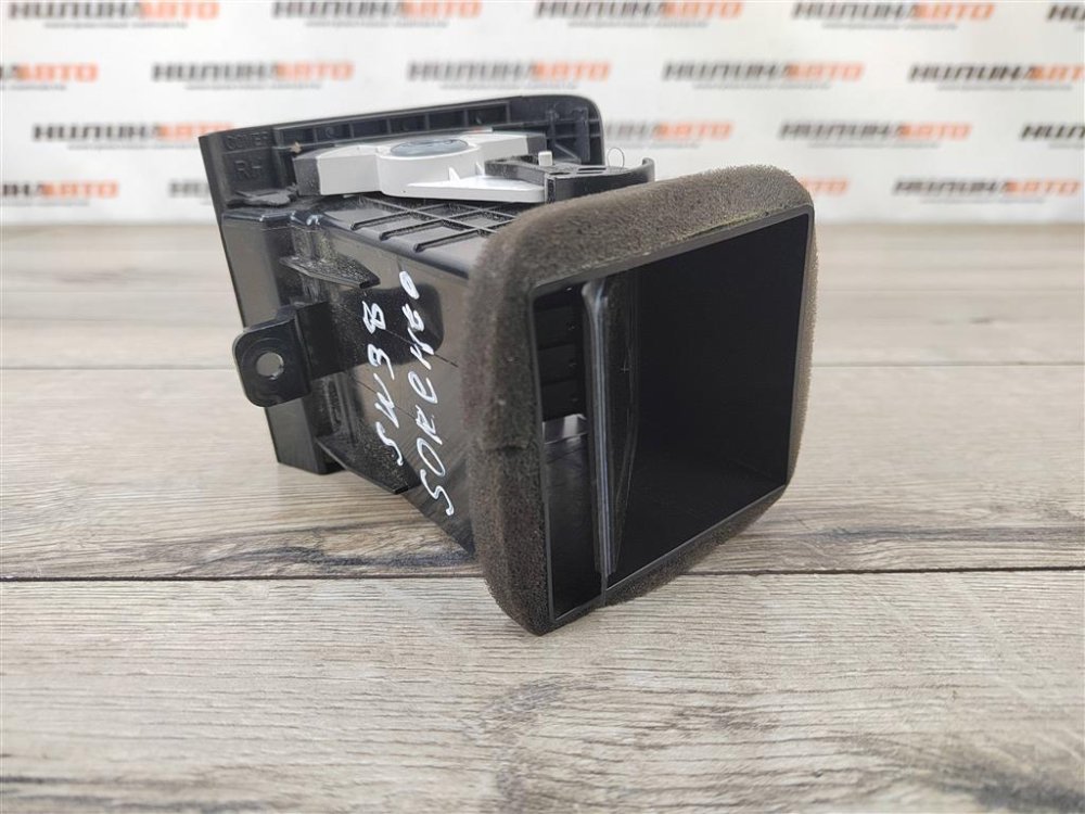 Дефлектор в торпедо, 500 рублей, Москва