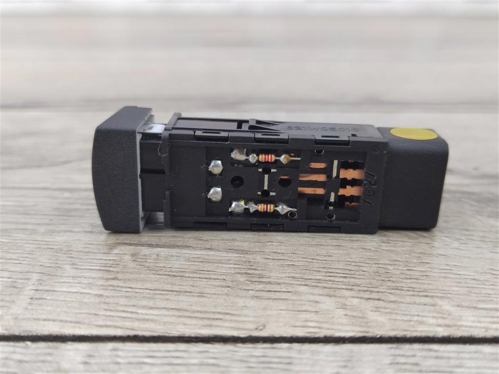 Кнопка обогрева сидений, 500 рублей, Москва