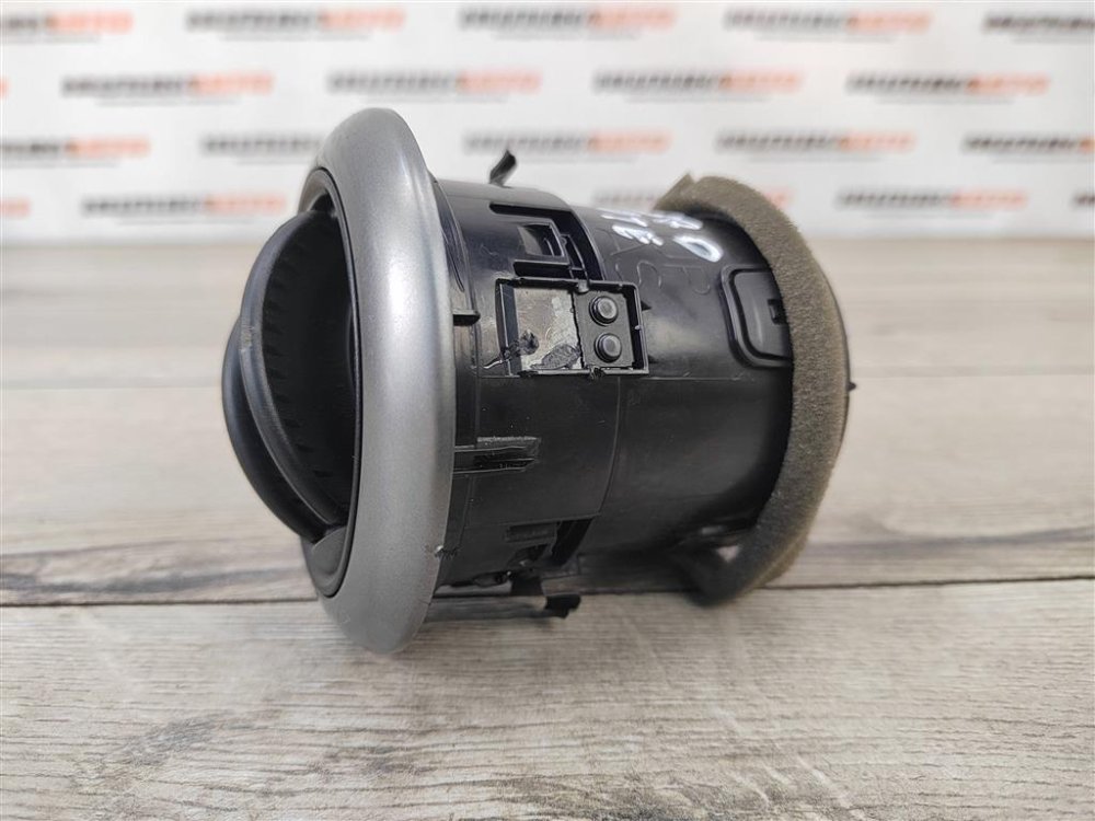 Дефлектор в торпедо, 400 рублей, Москва