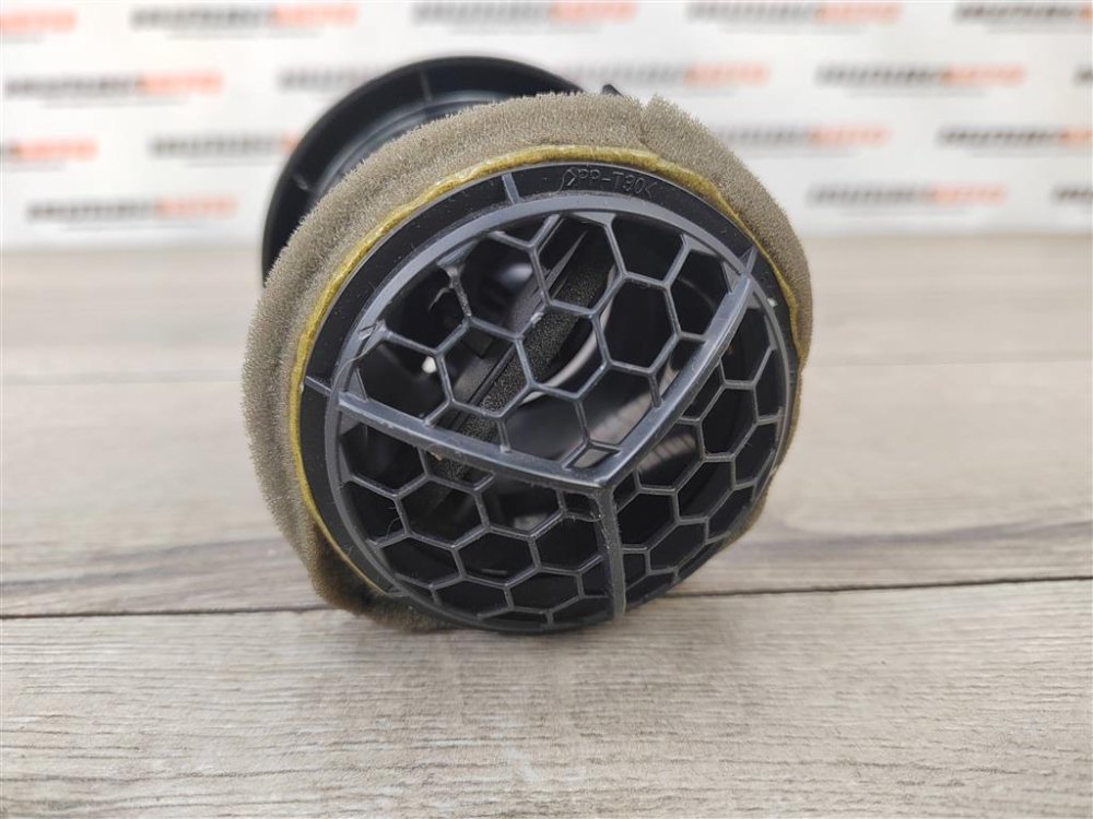 Дефлектор в торпедо, 400 рублей, Москва