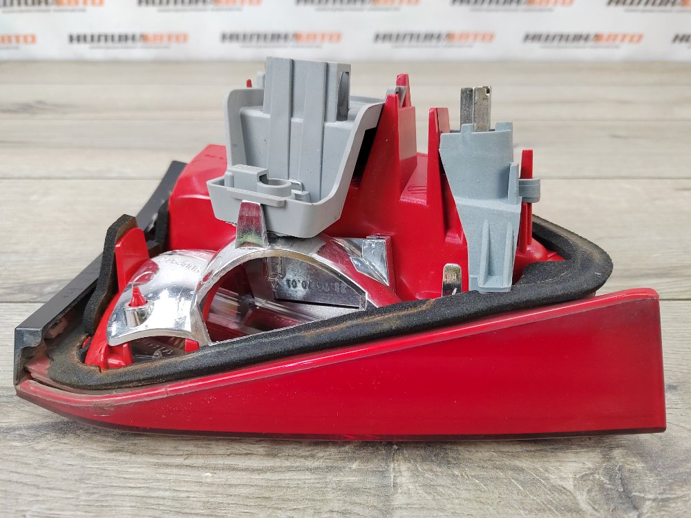 Фонарь в крышку багажника, 3000 рублей, Москва