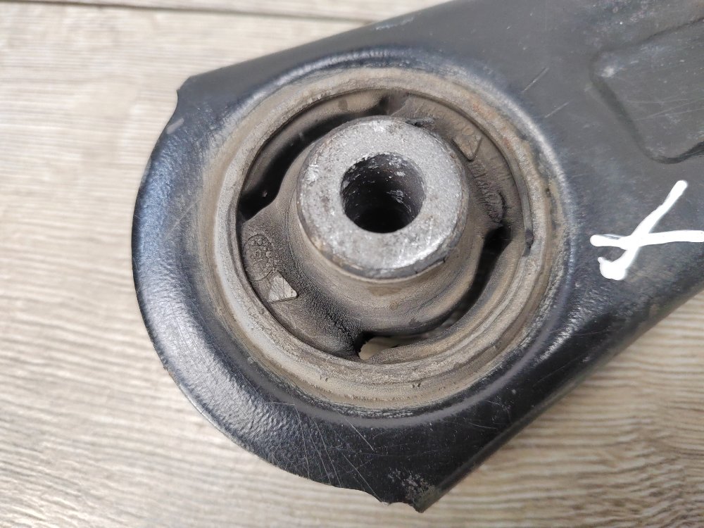 Рычаг передний нижний, 2000 рублей, Москва