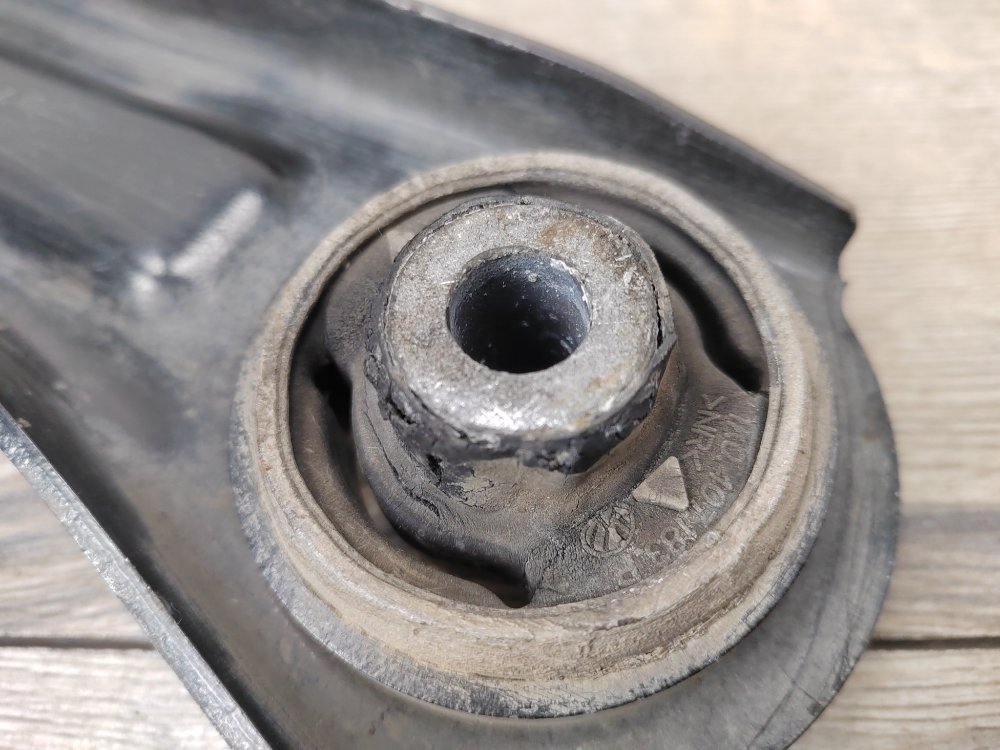 Рычаг передний нижний, 2000 рублей, Москва