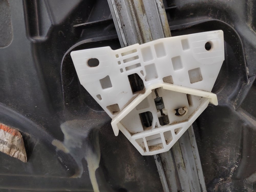 Стеклоподъемник, 1000 рублей, Москва