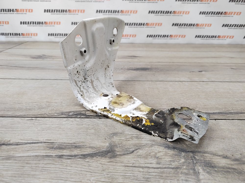 Кронштейн крыла, 1000 рублей, Москва