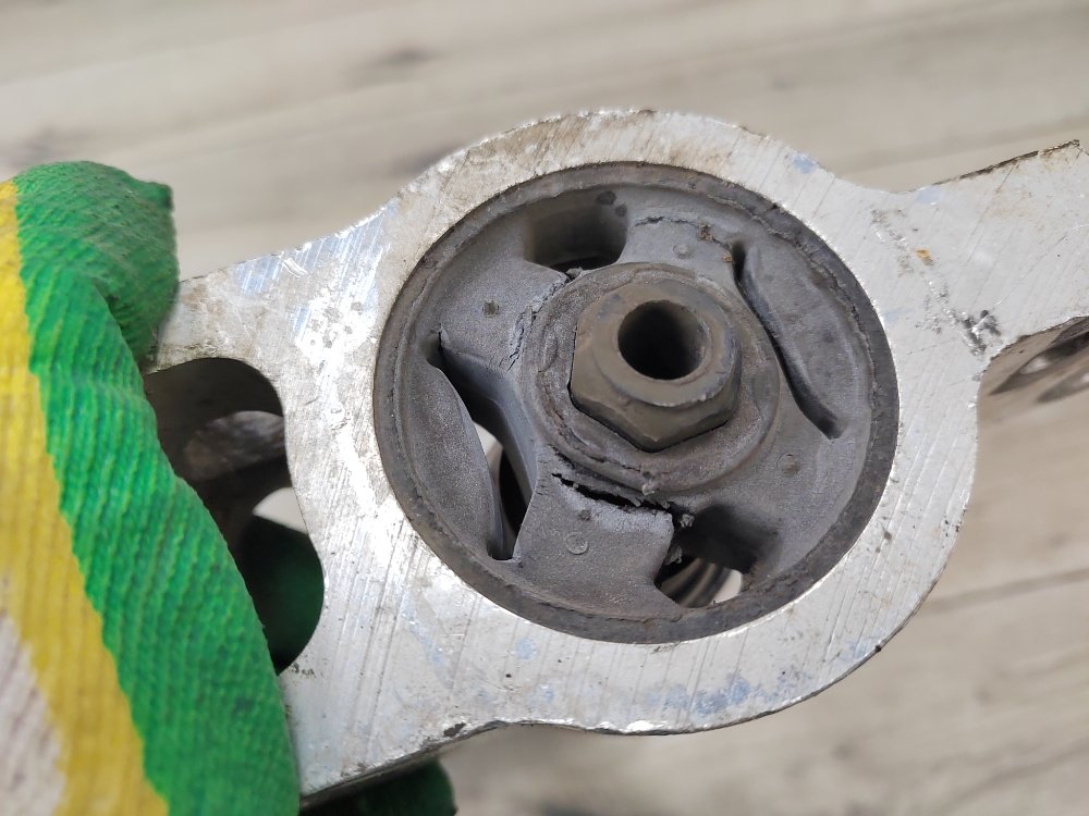 Рычаг передний нижний, 1800 рублей, Москва