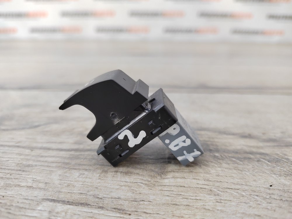 Кнопка стеклоподъемника, 500 рублей, Москва